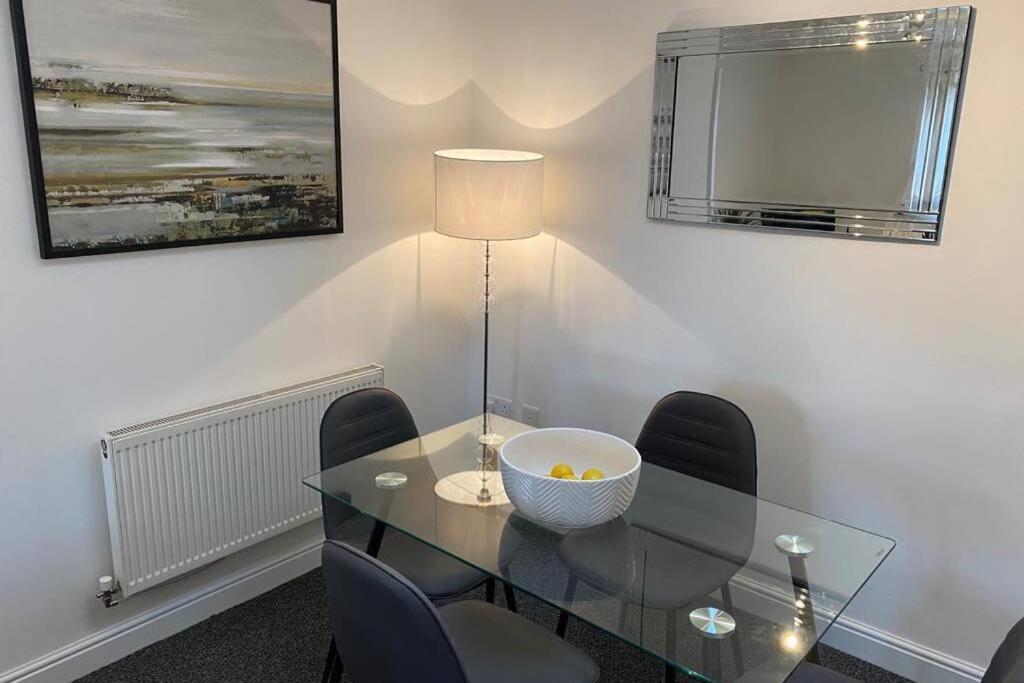 Alicia Newport By Mia Living 2 Bedroom Apartment With Dedicated Parking Экстерьер фото