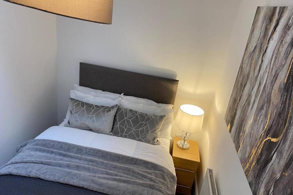 Alicia Newport By Mia Living 2 Bedroom Apartment With Dedicated Parking Экстерьер фото