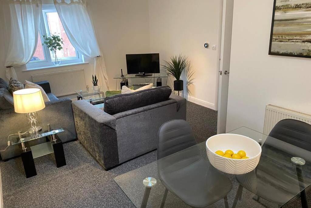 Alicia Newport By Mia Living 2 Bedroom Apartment With Dedicated Parking Экстерьер фото