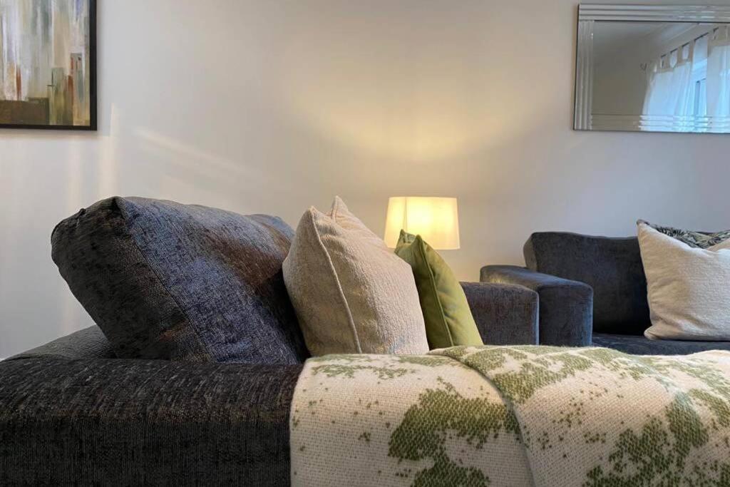 Alicia Newport By Mia Living 2 Bedroom Apartment With Dedicated Parking Экстерьер фото